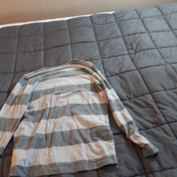 old navy long sleeve shirt boys (size 10-12) large - Picture 3 of 5